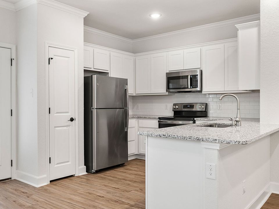 1st image of 2307 W Lynwood Bnd #2