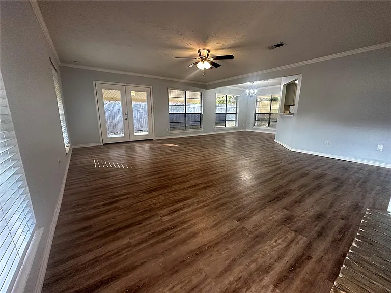13258 Bluff View Dr — Photo 3