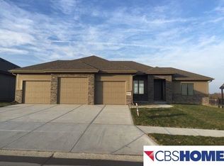 20756 Pine St, Elkhorn, NE 68022