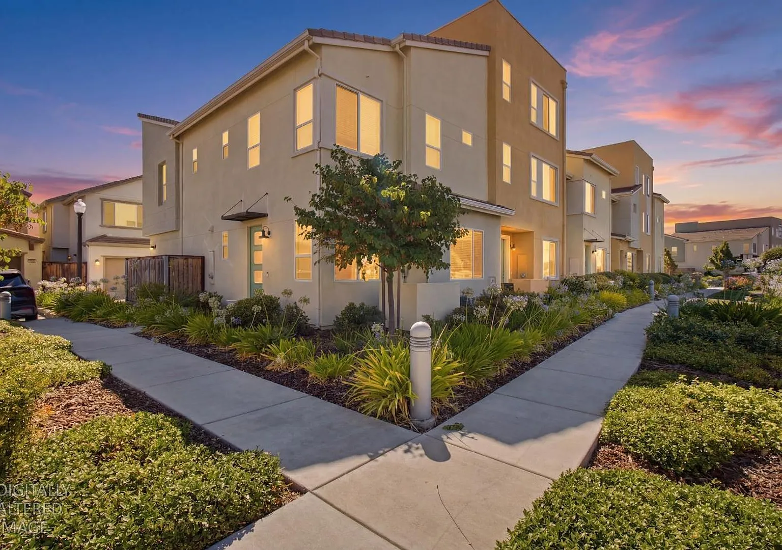 Beautiful 3 bed 2.5 bath located in Natomas! — Photo 1