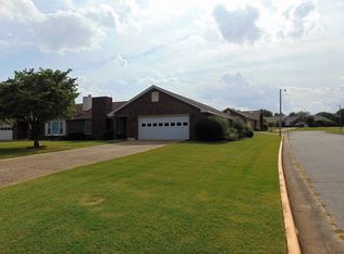 215 Allen Ct, Florence, AL 35630