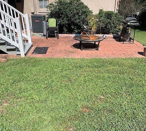 4th image of 388 Monument Dr