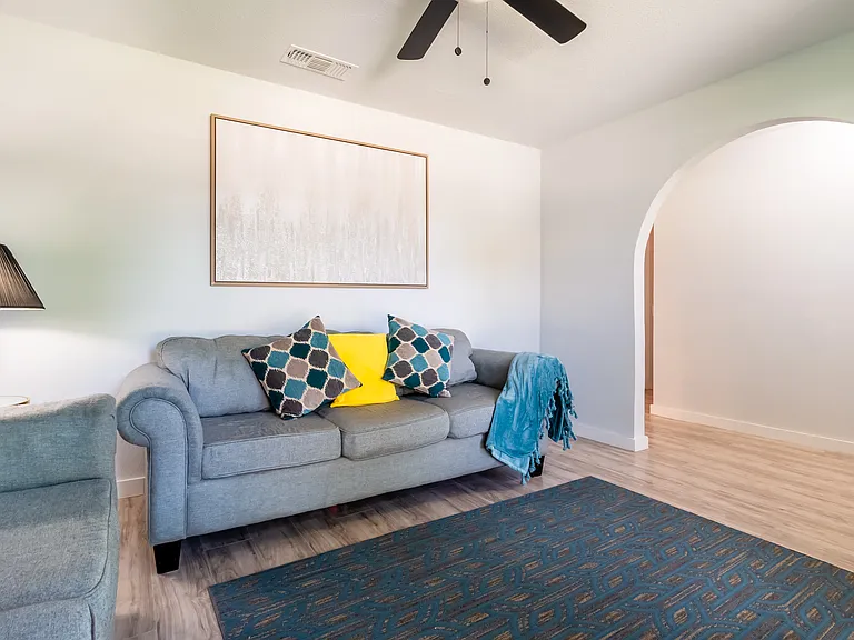 1322 Meadow Knoll Dr — Photo 3