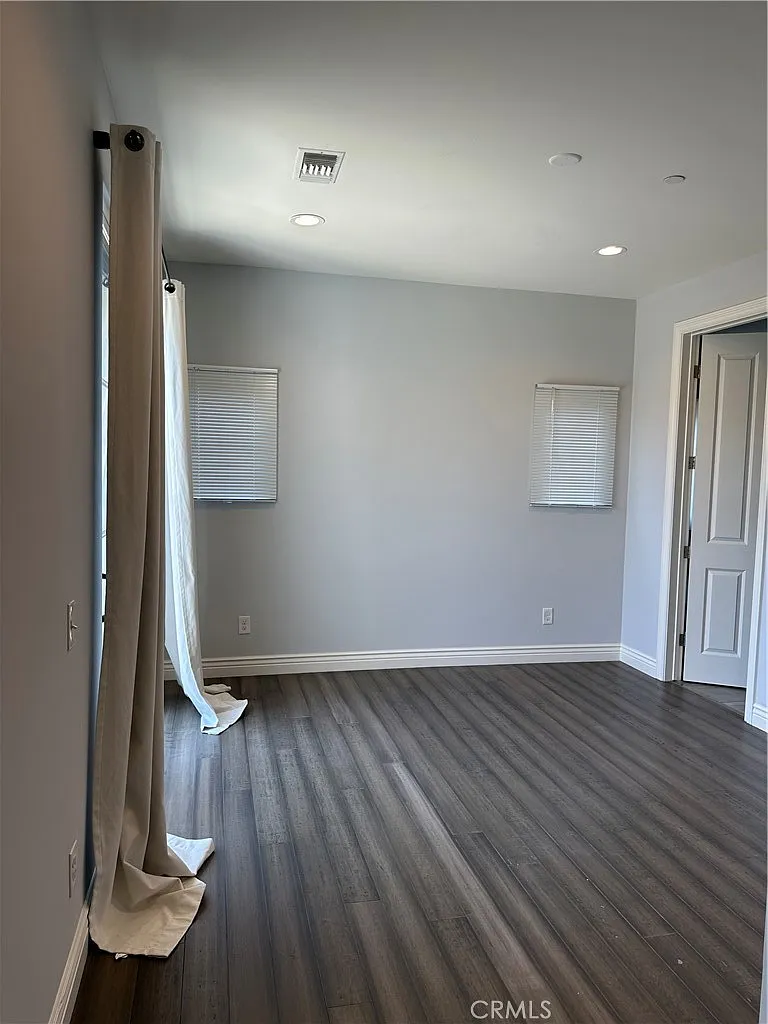 4 bed, 3.5 bath, 2000 sqft, $4,500 — Photo 4