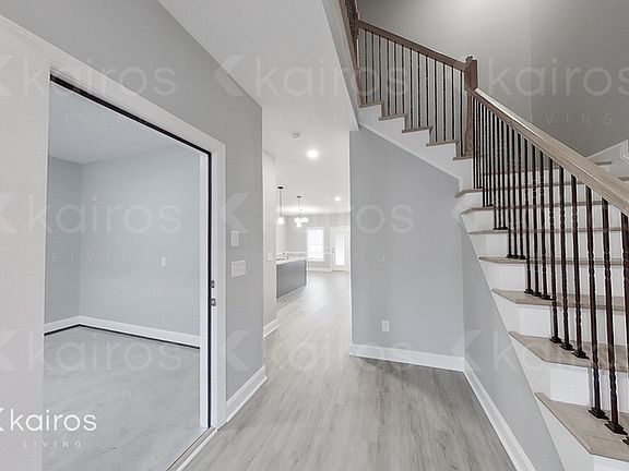 2nd image of 3712 Oak Leaf Way #C