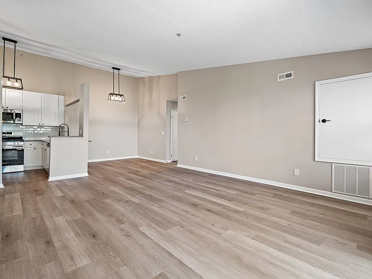 Cherry Tree Village Apartments — Photo 124