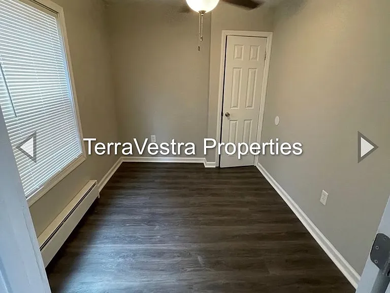 309 E Main St — Photo 8