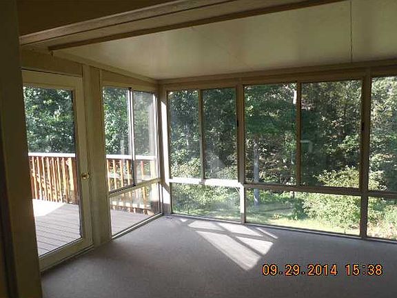 3rd image of 18 Cumbrian Dr