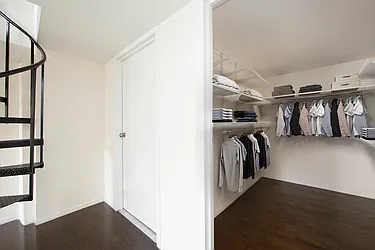 Rented by R New York