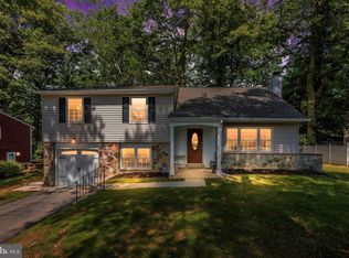 695 Burdett Dr, Upper Chichester, PA 19014