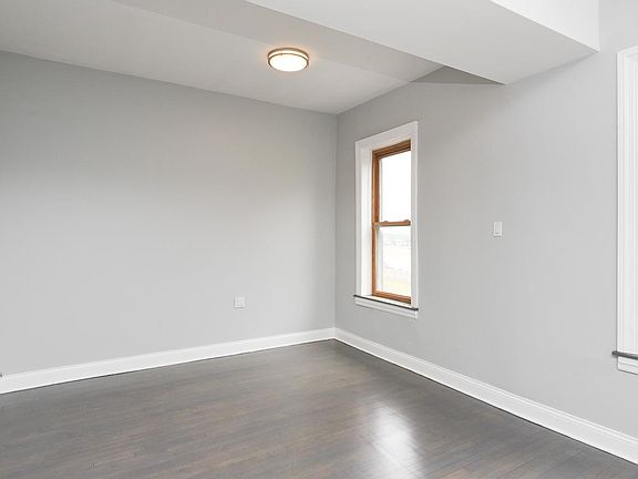 4th image of 1634 N Bosworth Ave #3