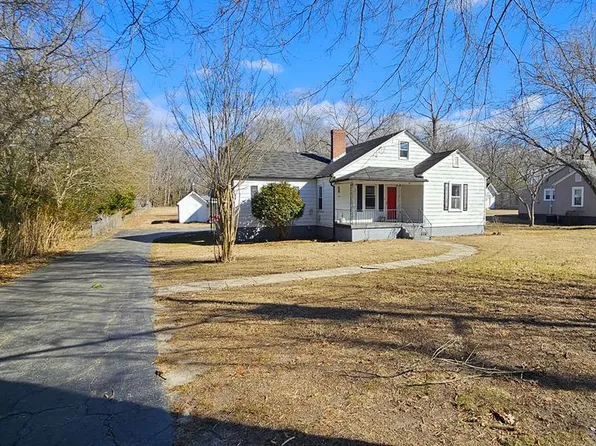 108 Parkway Dr, Danville, VA 24541