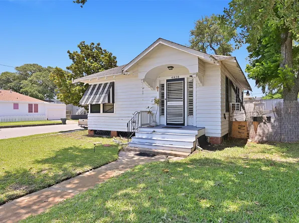 4828 Avenue Q 1/2, Galveston, TX 77551