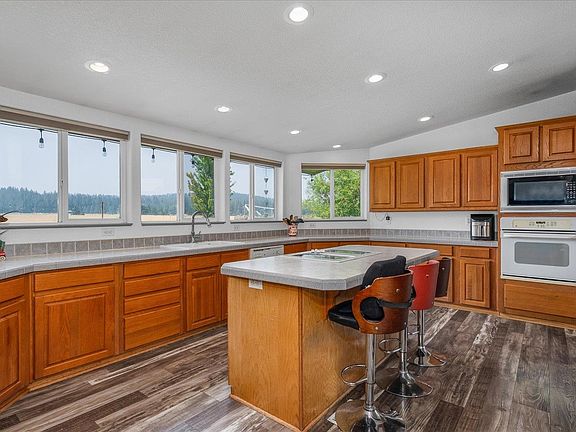 4th image of 20211 N Austin Rd