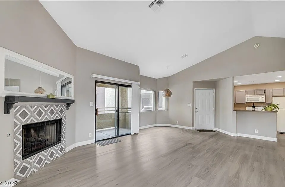 5074 S Rainbow Blvd #206