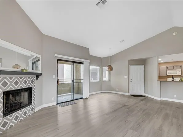 5074 S Rainbow Blvd Unit 206, Spring Valley, NV 89118