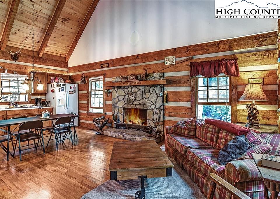 1st image of 431 Leslie Ln
