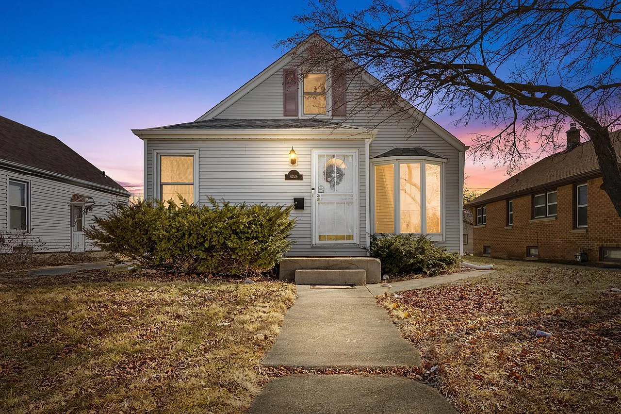 4236 North 64th STREET photo 1