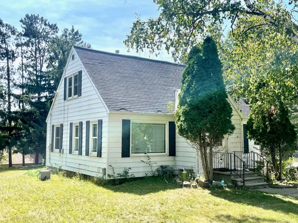 1120 12th Ave E, Menomonie, WI 54751