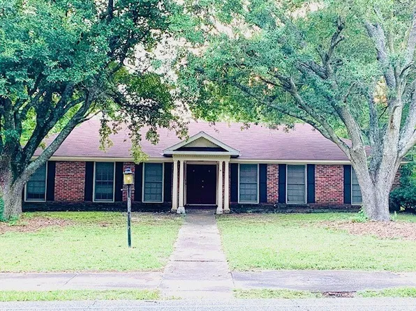 3874 Antoinette Dr, Montgomery, AL 36111