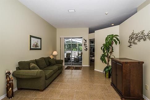 5th image of 1205 English Bluffs Ct