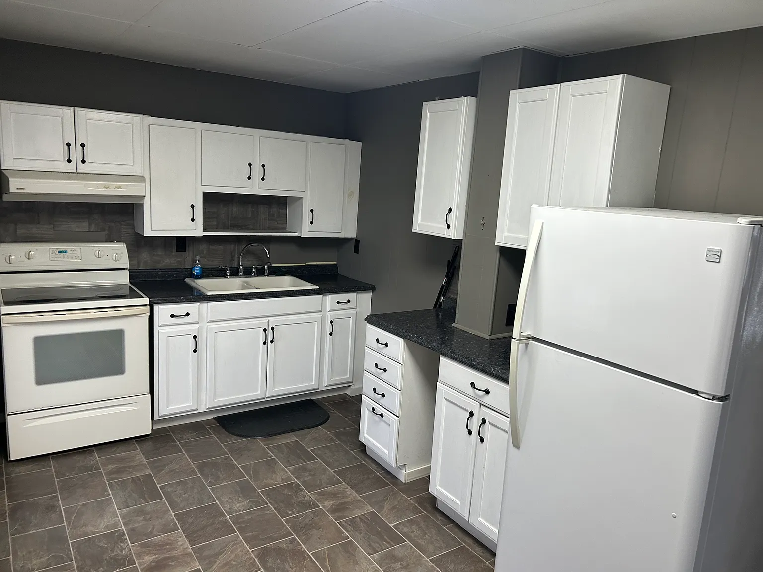 4 bed, $1,600 — Photo 3