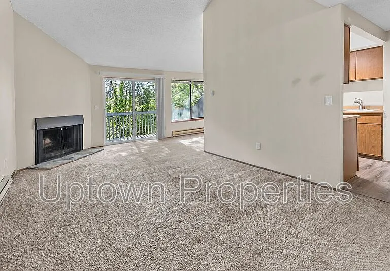 248 Cervantes — Photo 6