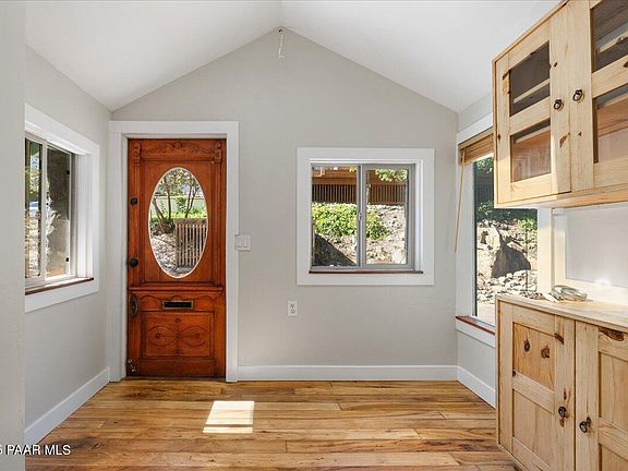 3rd image of 516 Coronado Ave