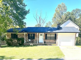 1504 Maple Dr, Weaver, AL 36277