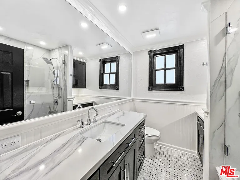1118 Cardiff Ave #7 — Photo 26