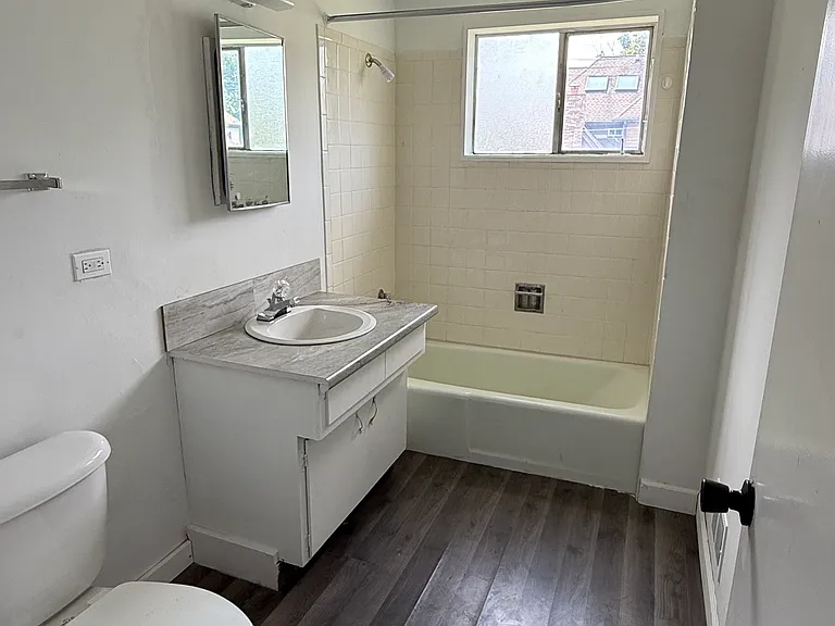 426 Mills St — Photo 15