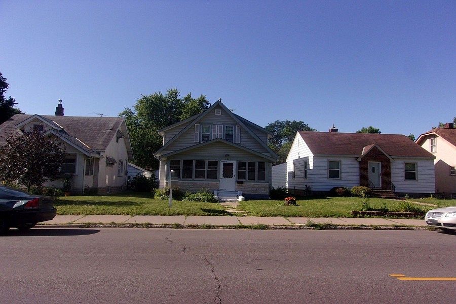 1st image of 1811 44th Ave N