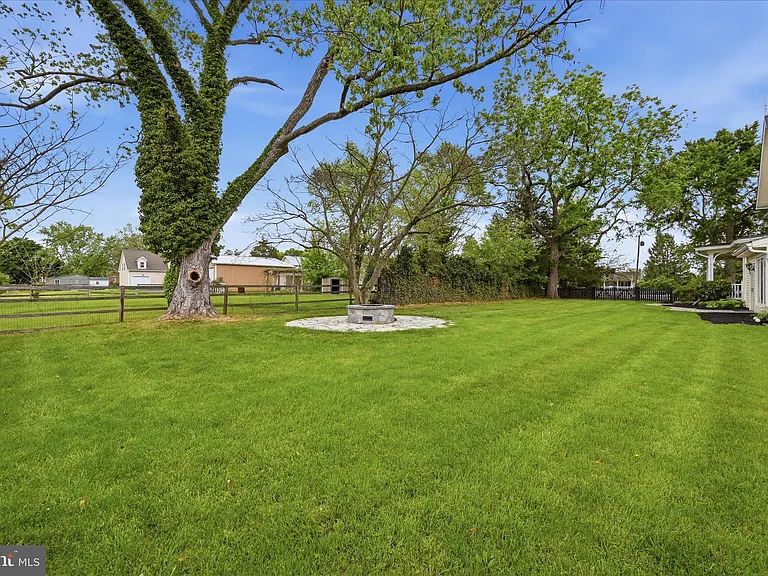 7919 Church St — Photo 41