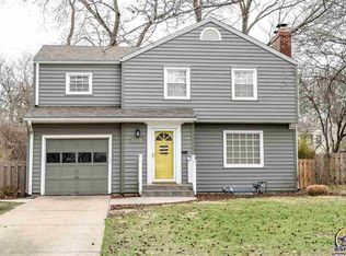 3113 SW Canterbury Ln, Topeka, KS 66604