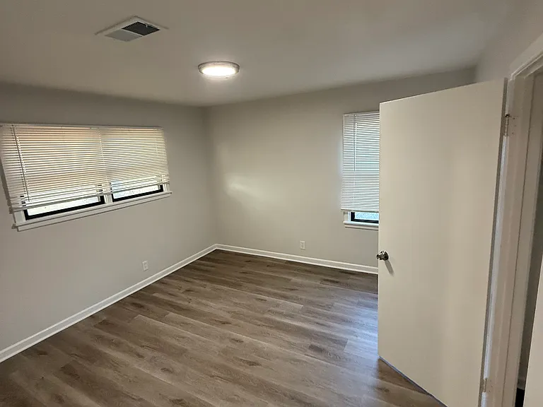 1400 Johnnie Ave — Photo 6