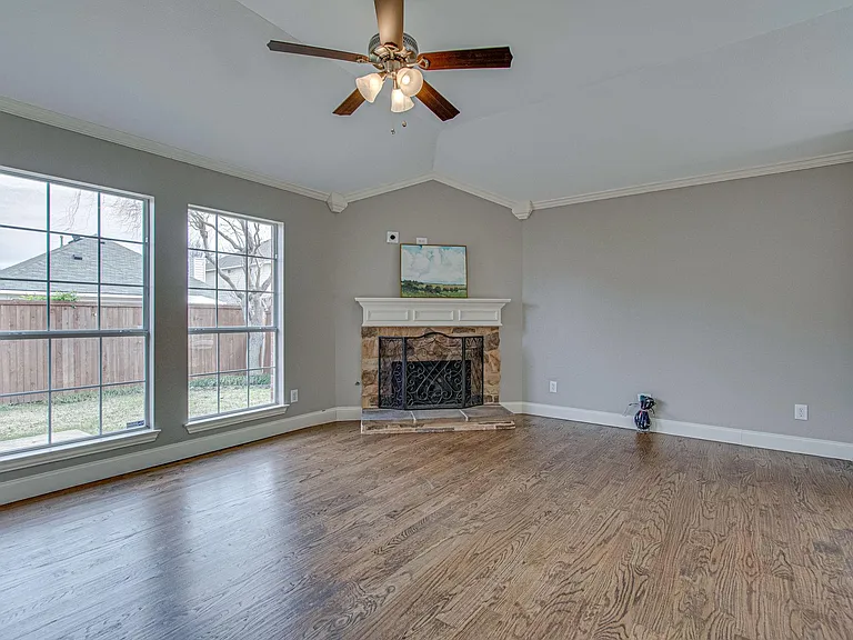 3501 Wind Flower Ln — Photo 9