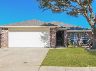 1116 Monticello Dr, Azle, TX 76020