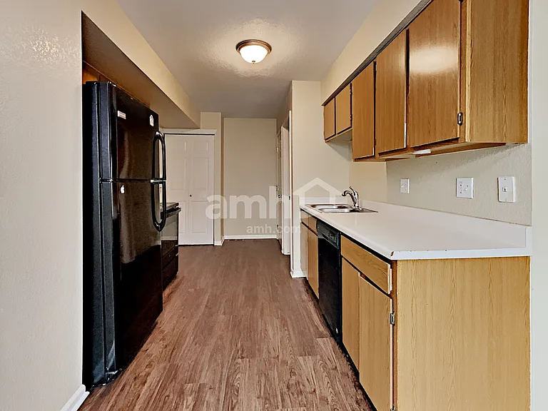1640 S Buckley Way — Photo 5