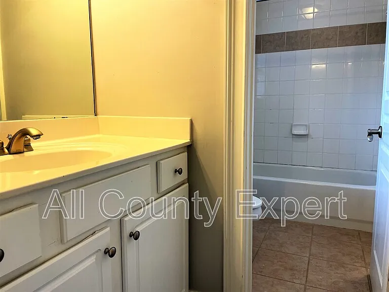 895 Lenox Ct NE — Photo 21