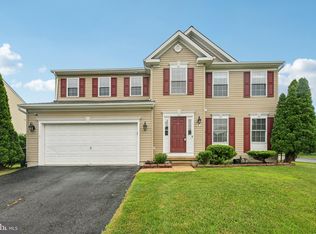 1 Quiet Cove Ct, Essex, MD 21221