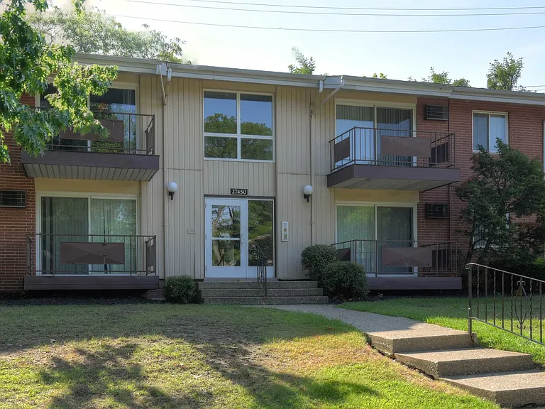 Euclid Apartments — Photo 35
