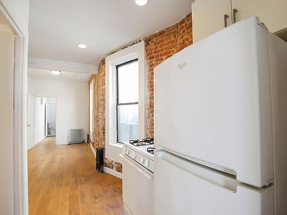4th image of 1722 Amsterdam Ave #5FM