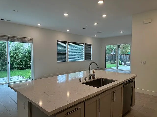 100 Village Ln — Photo 7