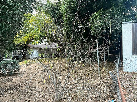 2nd image of 451 S Stage Coach Ln