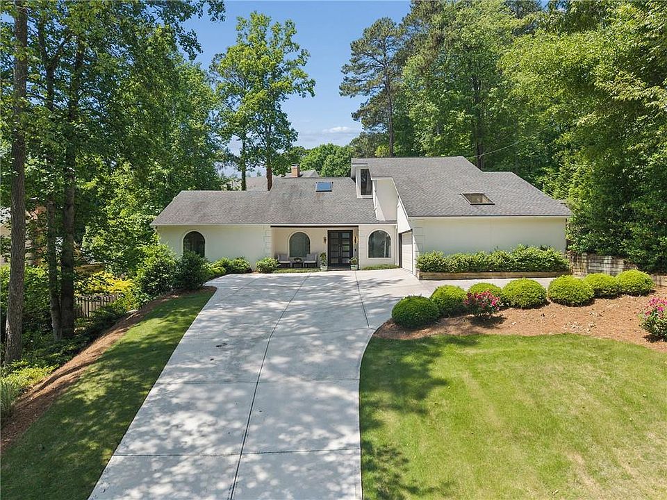1st image of 950 Ivy Falls Dr