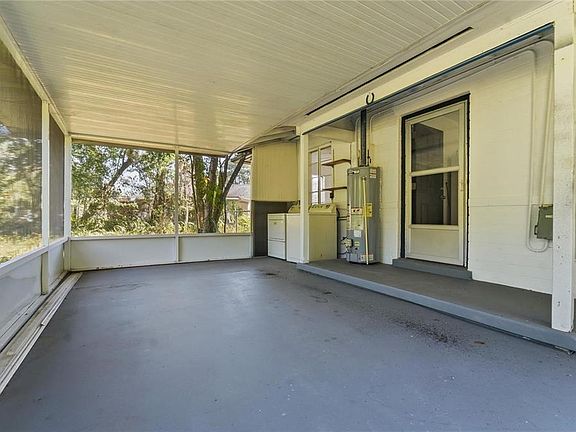 4th image of 1615 NE 9TH STREET