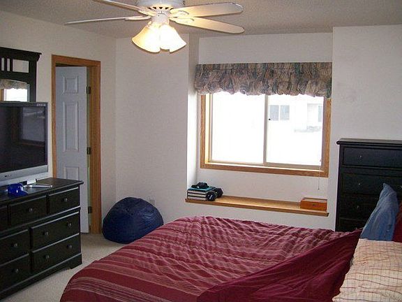 Large master with window seat 