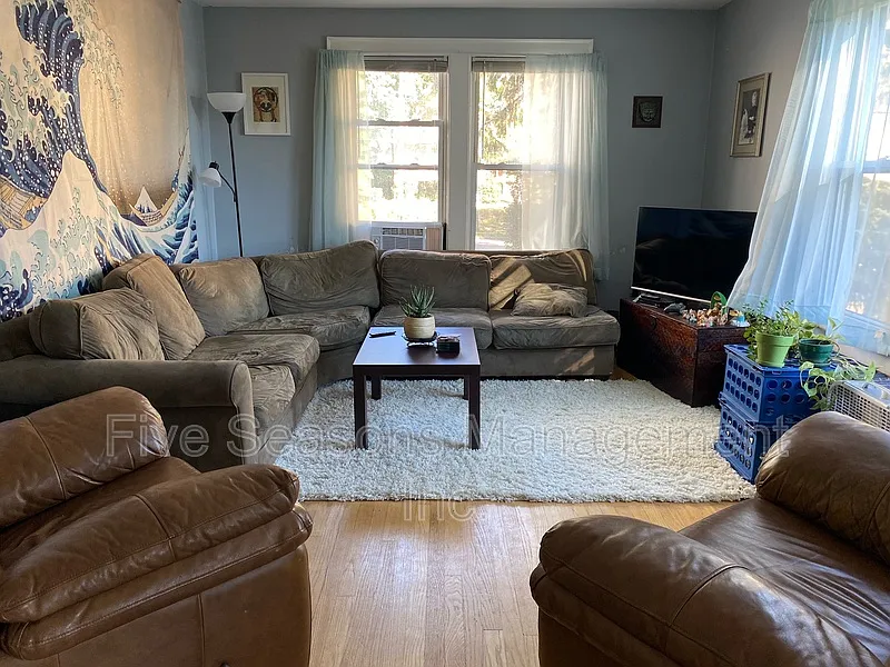 311 S Union St — Photo 3