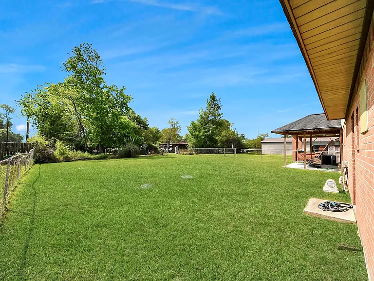 17018 Water Oak Dr #B — Photo 46
