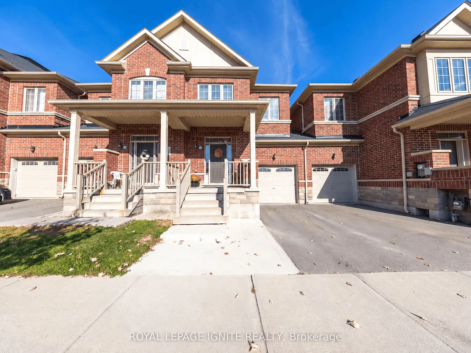 3 bed, $2,949 — Photo 2